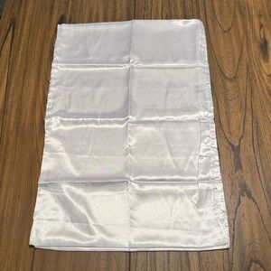 Queen Size 2 Pack White Satin Pillowcase